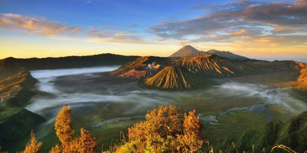 CABECERA INDONESIA CON MONTE BROMO