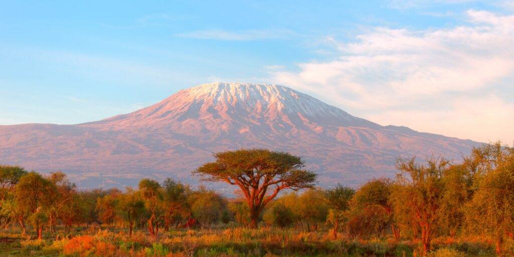 CABECERA KENIA CON LONGONOT